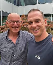 This is my colleague Rico. If you need a sunny 😎 day he makes it happen…