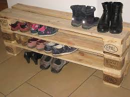 Ein schuhregal aus holz, in dem auch weitere utensilien aus dem garten platz finden? 3 Tlg Schuhbank Aus Europaletten Handwerker Schuhregal Db Schuhbank Schuhregal Europalette