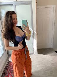 Quinn Finite - Free pics, galleries & more at Babepedia