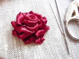 Ribbon embroidery tutorial ribbon embroidery cross stitch embroidery embroidery tutorials silk ribbon embroidery hand embroidery ribbon art needlework embroidery flowers. Master Klass Smotret Onlajn Easy To Do Ribbon Embroidered Rose Livemaster Magazine