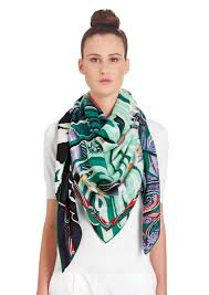 La Maison Des Carres Hermes De La Mer Au Ciel Street Style Outfit Classic Outfits Minimalist Dresses