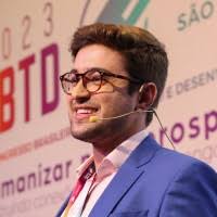 Dia de visitar o novo cliente da Academia do Universitário