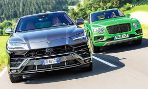 Allerdings ist das platzangebot hier ungleich größer als in den sportwagen. Bentley Bentayga Lamborghini Urus Vergleich Autozeitung De
