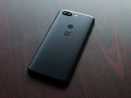 The oneplus 5t comes in the modern 2:1 format and has improved cameras. Review The Oneplus 5t Is The Best Android Smartphone