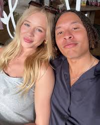 Hello my friends! ♥ ❀ My name is Haley Hunt and I have studied cosmology in  Athens, GA for 2 years. Since graduating and getting my Master Cosmetology  License, I have made