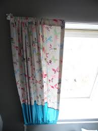 Bonjour, effectivement, la meilleure solution pour fixer un voilage sur une comment faire un store bateau. Tuto Un Rideau Pour Velux Rideau Velux Rideaux Velux