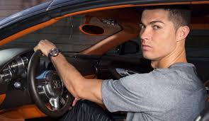 Unveiled at the 2019 geneva motor show it joins the divo as a derivative from (.) although it may seem like la voiture noire was just invented by bugatti's pr team so it can have a fancy name to wave around, it actually dates. Cristiano Ronaldo Dilaporkan Pembeli Bugatti La Voiture Noire Dengan Harga Rm51 4 Juta