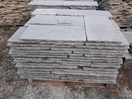 Le pavimentazioni per esterni hanno caratteristiche specifiche poiché devono rispondere ad esigenze particolari determinate pavimentazioni per esterni: Pavimento In Pietra Da Esterno Vendita Pietre