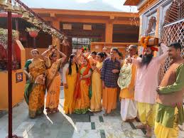 भव्य जल कलश यात्रा के साथ श्रीक्षेत्र के न्यू कमलेश्वर में नौ दिवसीय  श्रीमद् देवी भागवत कथा का हुआ शुभारंभ