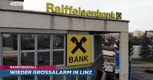 Der täter gab nach etwa dreieinhalb stunden auf, er hatte um 12 uhr mittags angeblich 15 menschen in seine gewalt gebracht. Bankuberfall Wieder Grossalarm In Linz