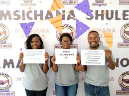 Wasichana ambao wameolewa pia ufukuzwa shule kutokana na mwongozo wa serikali. Msichana Shule Home Facebook