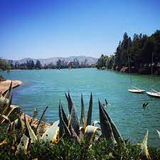 Entre sus servicios básicos se encuentran duchas, baños compartidos, agua potable, agua caliente, iluminación. Turislike Com Centro Ecoturistico Laguna Esmeralda