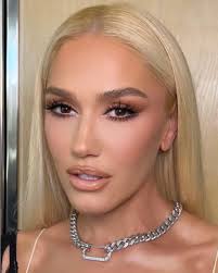 it's giving Cher✨ when Ash and i were dreaming up this look for Luisa Via  Roma, we wanted to channel a pop icon i so admire 🥰 here's how u can get