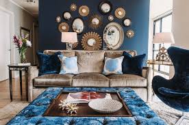 Viele Spiegel An Einer Wand Sind Ein Echter Hingucker Quelle Wohnzimmer Design Wohnzimmerdesign Blaues Wohnzimmer Drei einfache gestaltungsideen für deine wände. pinterest