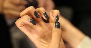 Acrylic nails removal with clips in this video, i will try removing acrylic nails with plastic clips by cnd. At Home Vs In The Salon Removing Gel And Acrylic Nails The Treatment Files