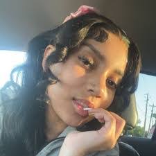 Mariah Slater's Instagram, Twitter & Facebook