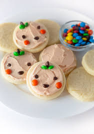 Need an impressive new cookie? Easy Halloween Pumpkin Cookies Design Eat Repeat
