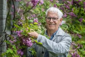 Stadtgrün st.gallen neugasse 1 9004 st.gallen +41 71 224 56 32; Https Www Lehmann Gruppe Ch Dam Jcr 349b074c Cd3b 4d3a B1e6 9eb9290f6eba 2020 06 05 Stgaller Tagblatt Ausgekluegeltes Holzkistchen Der Botanische Garten Stgallen Erhaelt Einen Vortragssaal Pdf