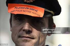 An Air France pilots of the SNPL, Air France's main pilots union,... News  Photo