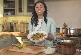 Learning how to cook new dishes from across latin america inspired both cardi and moore to keep up with their culinary adventure, they said. Bossip On Twitter Can Cardi B Cook Ayesha Curry Gets A New Show On The Food Network And People Are Hating Https T Co Zksr09cjbf Https T Co Xg7tt2vhkh