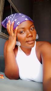 Let cry together😭😭😭😭 if u dont knw the story behind 6 metres.ma  gossipers tell us the story behind 6 metres coz same one is thinking it a 6  metres chitenge🤣🤣🤣🤣🤣