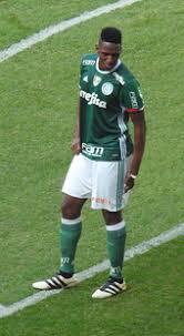 Yerry mina surprised everyone at his official presentation with fc barcelona when he took his first steps onto the camp nou pitch barefoot. Yerry Mina Wikipedia