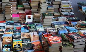 Kedai kumuh milik men negara, seorang perempuan tua yang memiliki seorang anak gadis bernama ni negari, selalu dipenuhi langganannya, terutama kaum adam. Rumus Cara Membuat Judul Buku Non Fiksi Yang Menarik Literasi Net