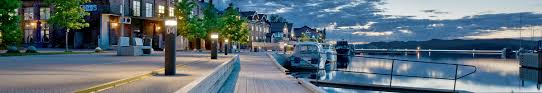 Die kommune grenzt im westen, norden und osten an die provinz viken und im süden an tønsberg und larvik. Holmestrand Kommune