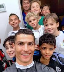 Cristiano with fan 🐐♥️🥰 FaRin
