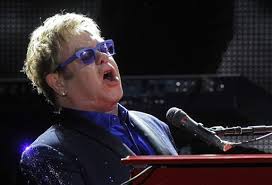 Bonnaroo 2014: Elton John bangs out hit ballads and classic rockers