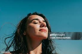 Iris Chicas's Instagram, Twitter & Facebook