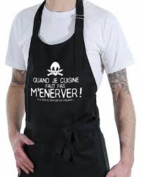 My tablier de cuisine fabrique pour vous une large collection de vetement de cuisine sur catalogue ou pratique et simple c'est le pantalon de cuisine pas cher idéal pour les petits budgets. Un Tablier De Cuisine Modeles Originales Archzine Fr