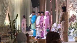 212 likes · 1 talking about this. Kerabat Diraja Pahang Perkahwinan Puteri Amida Afsha Afzan Anakanda Tengku Puteri Seri Bongsu Youtube