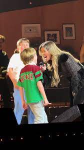 Kelly Clarkson 725 | TikTok