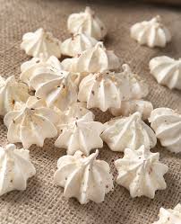 Light And Crispy Almond Meringue Cookies Meringue Cookies Meringue Low Calorie Cookie Recipe