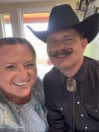 What food trucks and coffee trucks are available in Springdale?