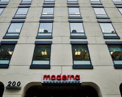 هل لقاح moderna مناسب لجميع الأعمار. F D A Panel Endorses Moderna S Coronavirus Vaccine The New York Times