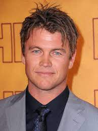 15.05.2020 · luke hemsworth height is 5 feet 10 inches. Compare Luke Hemsworth S Height Weight Eyes Hair Color With Other Celebs