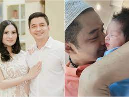 Pasalnya ibunda angbeen mengklaim putrinya berbeda keyakinan dengan adly sehingga ia tak setuju. Adly Fairuz Dan Angbeen Rishi Dikaruniai Anak Pertama Hidung Mancungnya Curi Perhatian Indozone Id