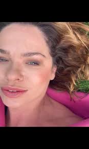 Przemiany. Zmiany. Zrozumienie. Odpuszczenie., Wqqrw. Strach. Niepewność.  Rozpacz., Miłość. Tęsknota. Uczucie. Wdzięczność. , Wszystko razem. Każde z  osobna. I innych milion emocji, które kształtują ...