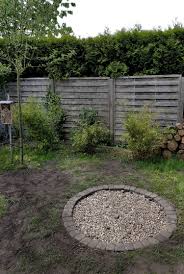 Eine Feuerstelle Bauen Im Garten Mit Einfachen Mitteln Diy Outdoor Gardens Landscaping With Rocks Garden Design
