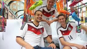 In der gruppenphase tritt die mannschaft von bundestrainer joachim. Mit Diesem Trikot Spielt Deutschland In Brasilien