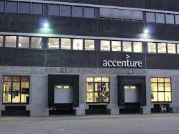 *on june 2, 2021, accenture announced that david rowland will step down as executive chairman and from the board and retire from accenture, effective september 1, 2021. So Sieht Es In Der Fabrikhalle Von Accenture Aus