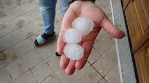 È arrivata in tarda serata la telefonata del capo del dipartimento della protezione civile fabrizio curcio al. Violenta Grandinata In Piemonte In Provincia Di Torino Chicchi Di Grandine Fino A 6 Centimetri Quotidiano Piemontese