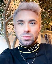 I Wish I could turn my heart to stone. . 🥶 it's cold outside. And so is my  hair . Are we experiencing my blondest era? I think so!