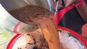 Kreasi teh yang menyegarkan perpaduan rempah, buah dan teh ini siap melegakan dahagamu saat. Inilah Teh Ais Dhaka Padu Sangat Sedap Yang Viral Tu Youtube