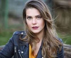 Asli Enver Bio Age Weight Height Birth Sign Who Is Medium Hair Styles Celebrities Hair Styles