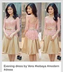 Dengan tampilan gambar kaos yang semakin modern dan modis ini, membuat kamu akan terlihat lebih menarik di setiap kesempatan. 89 Foto Model Kebaya Modern Tampak Depan Dan Belakang Inspiratif