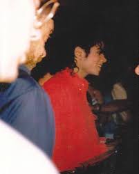 Twerking To Tabloid Junkie S Instagram Profile Post His Side Profile In 2020 Michael Jackson Dangerous Michael Jackson Wallpaper Michael Jackson