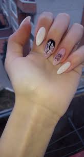 Pin De Arely Salas En Disenos De Unas En 2020 Unas De Gel Esmalte De Unas Mate Manicura De Unas